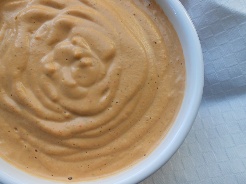 RECIPE: Smoky Red Pepper-Cashew Cheeze Sauce // Be Sol-Ful