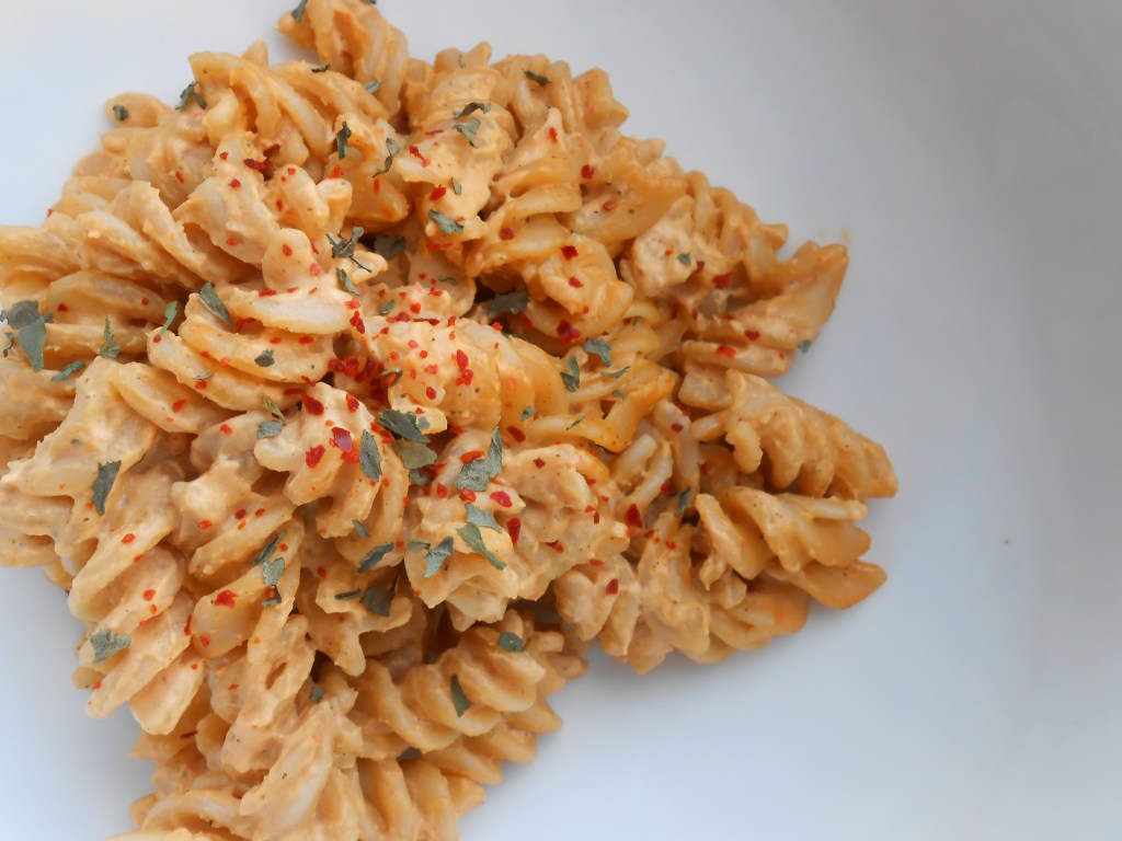 RECIPE: Smoky Red Pepper-Cashew Cheeze Sauce // Be Sol-Ful