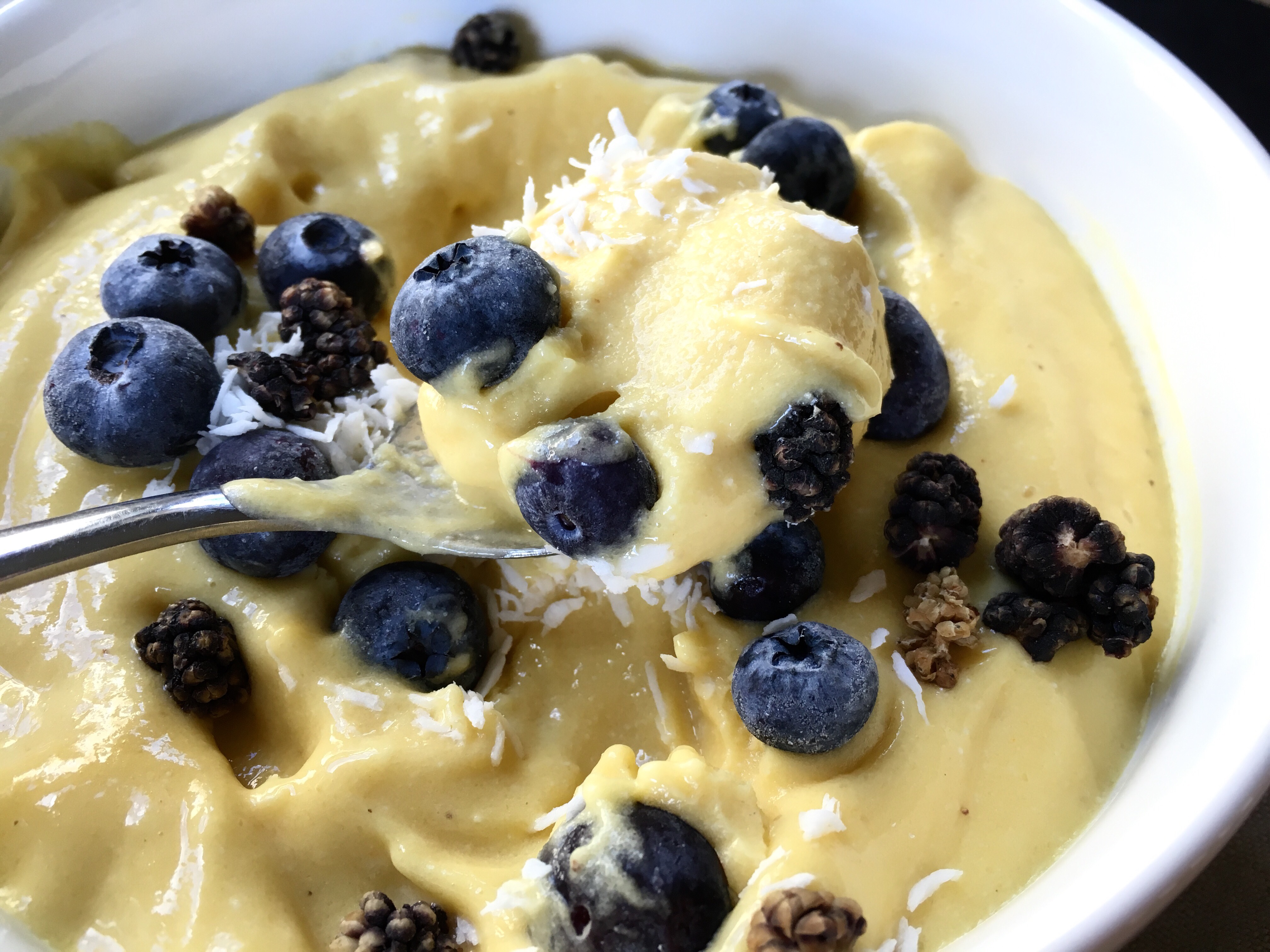 RECIPE: Sunshine Smoothie Bowl